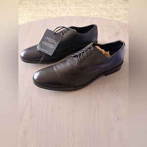 The Black Tux Black Leather Dress Formal Shoes w Rubber Sole Size: 11 (N125)
